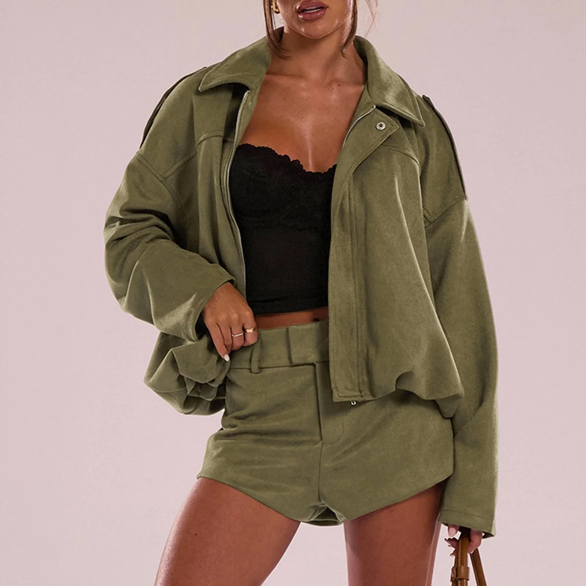Simple, casual, versatile, solid-color shorts