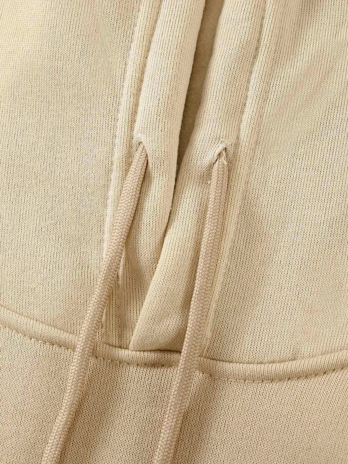 Moletom com capuz e estampa "Self Confrontation Letter", com cordão e bolso canguru, confortável, casual, moderno e clássico