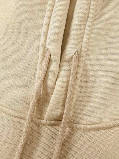 Moletom com capuz e estampa "Self Confrontation Letter", com cordão e bolso canguru, confortável, casual, moderno e clássico