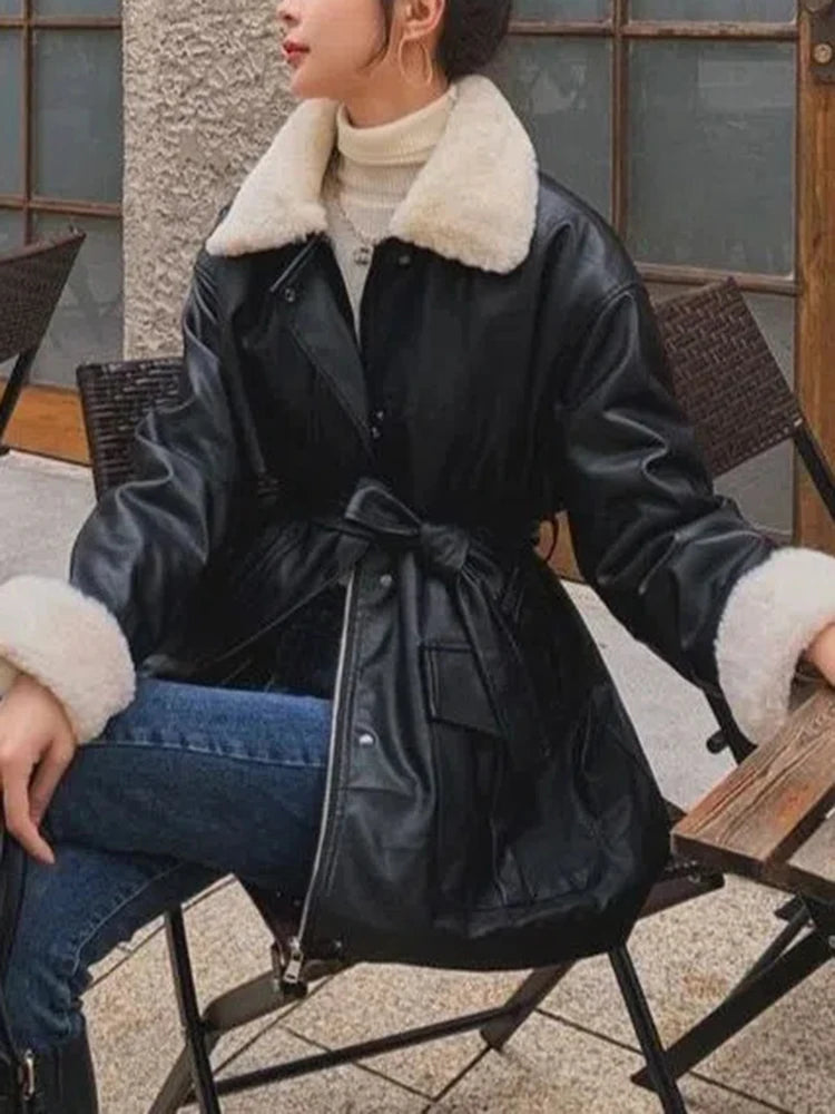 Sungtin 2023 Winter Faux Leather Jackets for Women Fur Collar Fleece Lined PU Leather Coat with Belt Black Loose Outwear Mujer