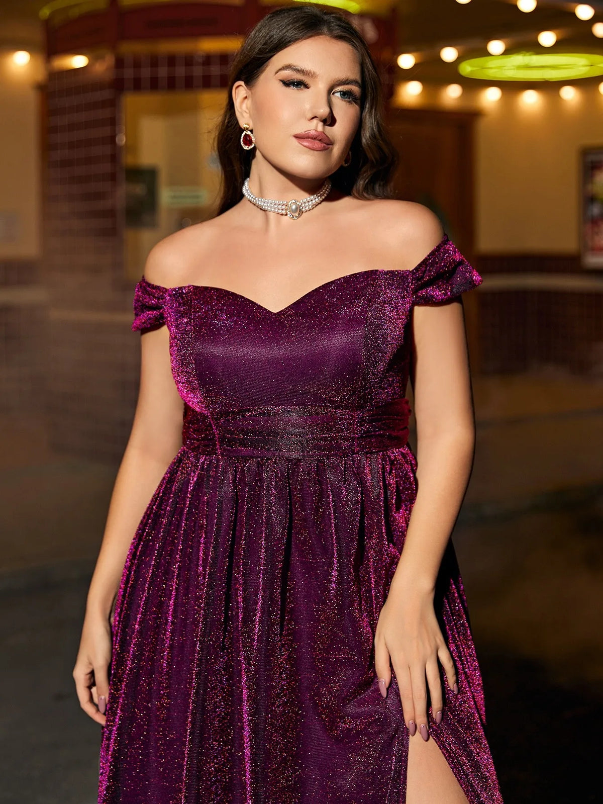 Vestido de festa plus size Mgiacy, manga curta, decote em linha, fenda alta, deslumbrante, tecido plano, vestido de noite, vestido de baile, vestido de dama de honra