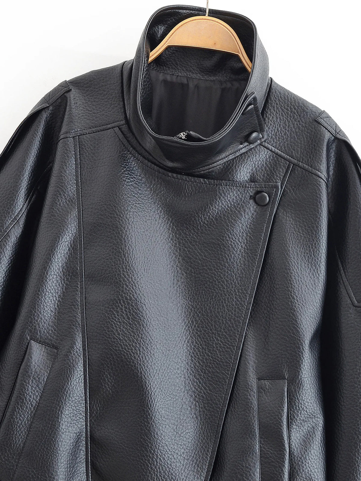 Spring Summer 2026 New Fashion Lapel Leather Jacket Women's Loose Outerwear Black Motorcycle Style Top