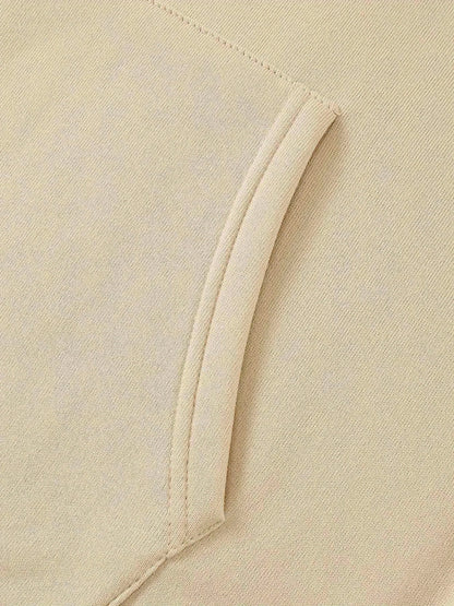 Moletom com capuz e estampa "Self Confrontation Letter", com cordão e bolso canguru, confortável, casual, moderno e clássico