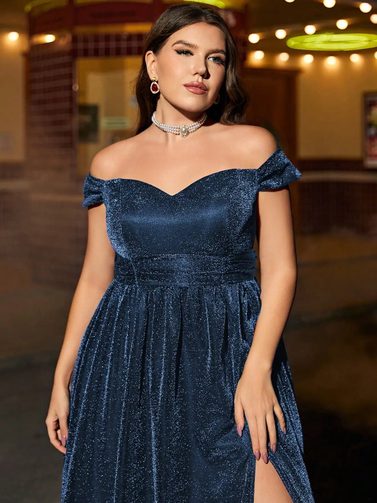 Vestido de festa plus size Mgiacy, manga curta, decote em linha, fenda alta, deslumbrante, tecido plano, vestido de noite, vestido de baile, vestido de dama de honra